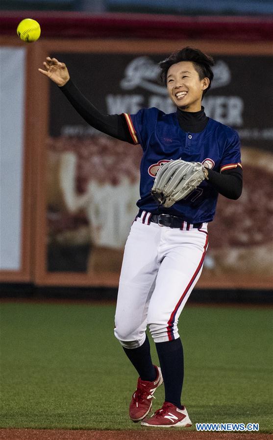 (SP)U.S.-CHICAGO-SOFTBALL-CHICAGO BANDITS VS BEIJING EAGLES 