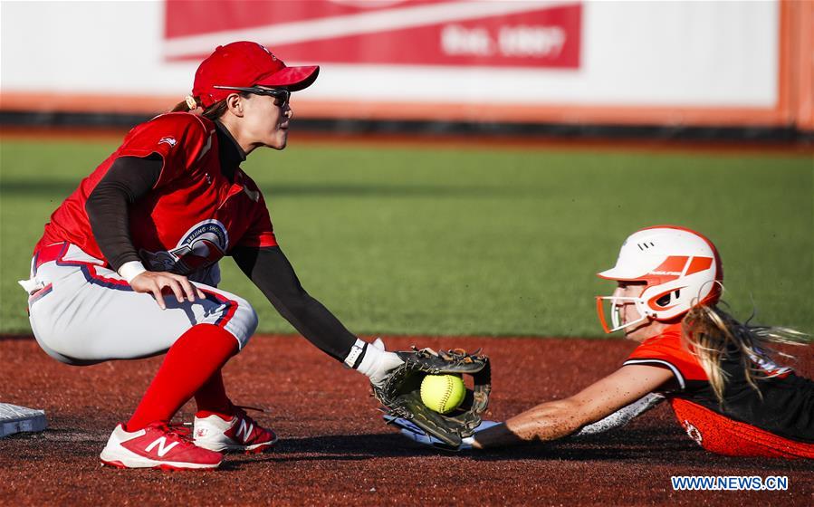 (SP)U.S.-ROSEMONT-SOFTBALL-CHICAGO BANDITS VS BEIJING EAGLES