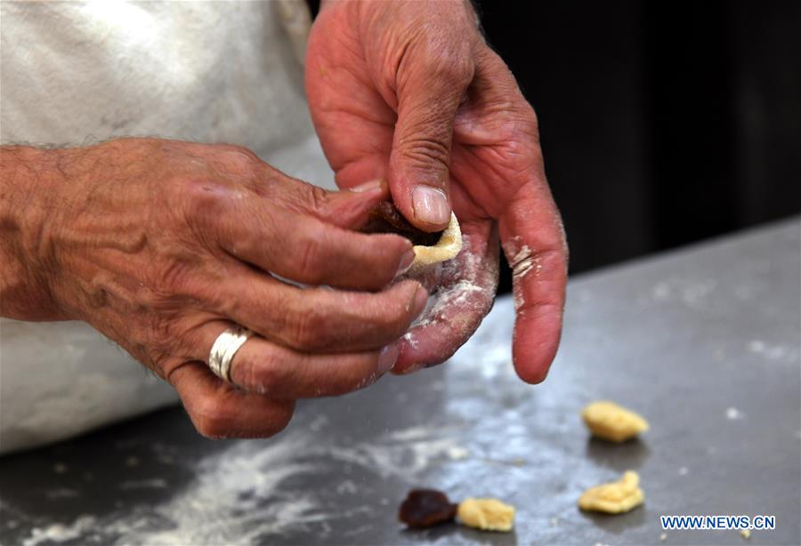 SYRIA-DAMASCUS-SWEETS