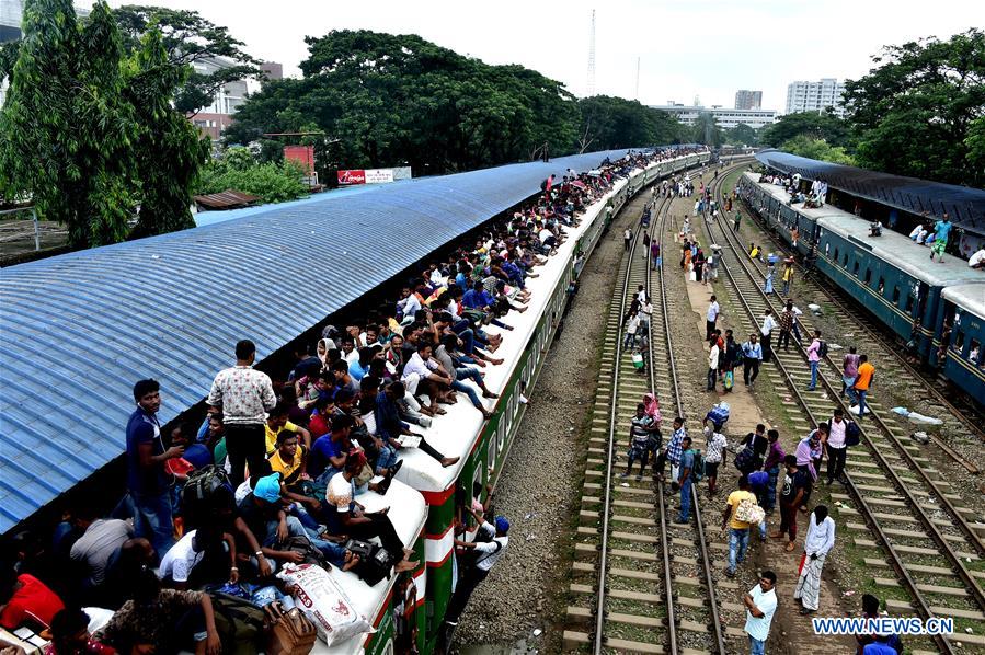 BANGLADESH-DHAKA-EID AL-ADHA-TRAVELLERS