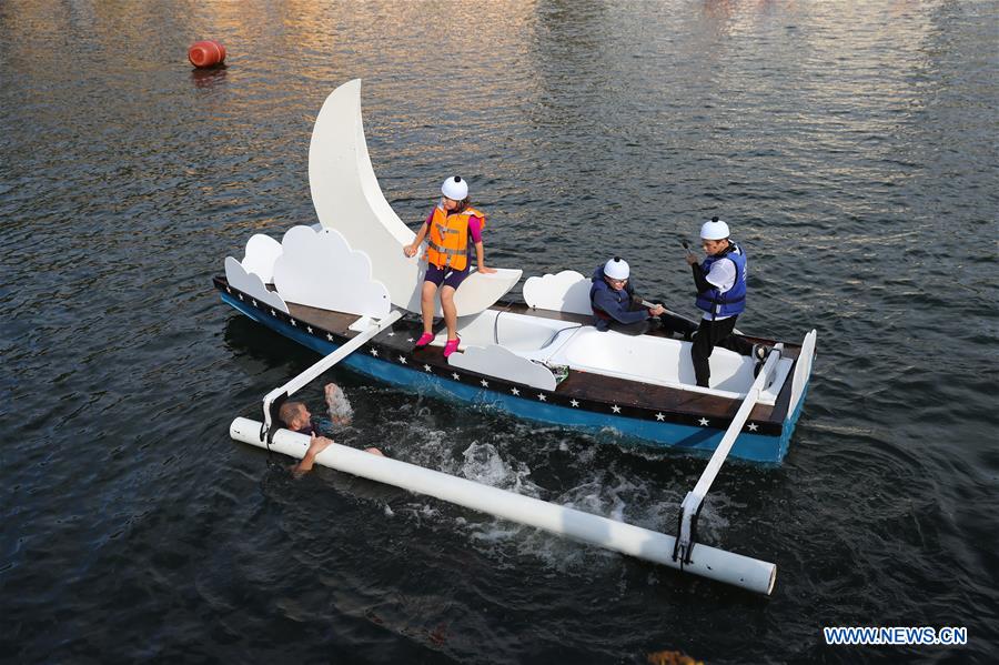 BELGIUM-DINANT-INTERNATIONAL BATHTUB REGATTA