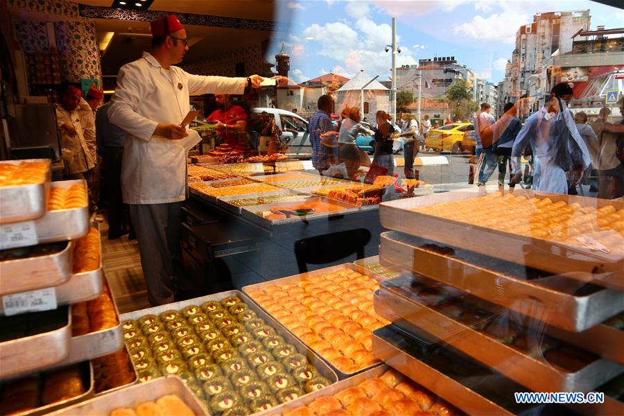 TURKEY-ISTANBUL-FOOD-BAKLAVA