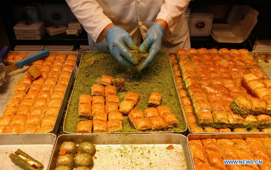 TURKEY-ISTANBUL-FOOD-BAKLAVA