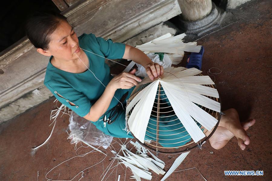 how to make a conical hat