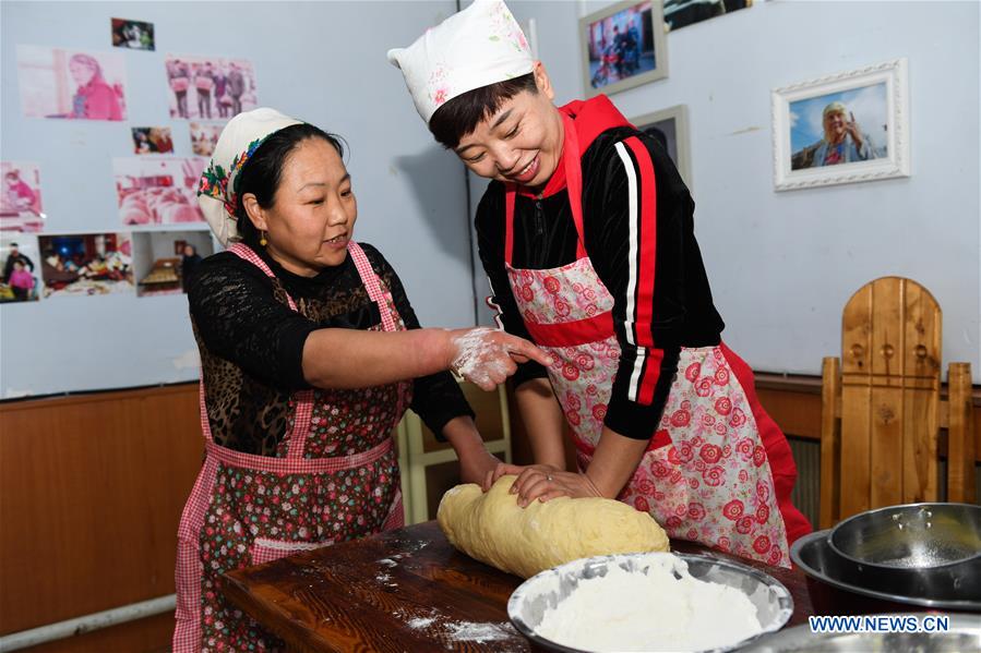 CHINA-INNER MONGOLIA-RUSSIAN BREAD SHOP (CN)