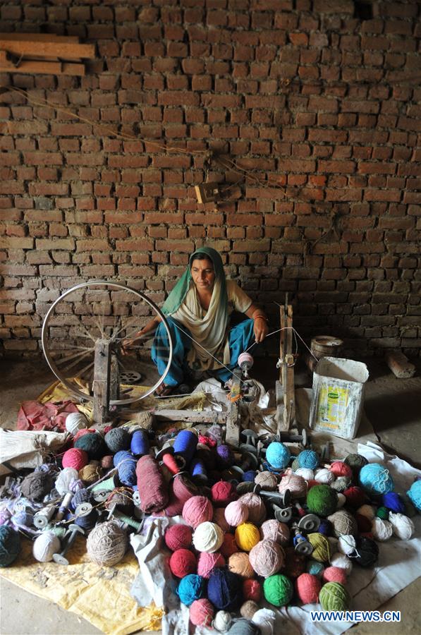 KASHMIR-JAMMU-HAND WEAVING