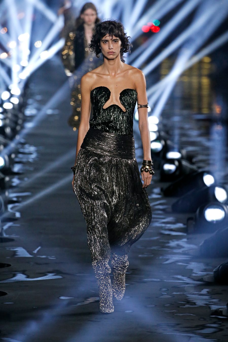 Latest fashion trends: Catwalk collections from Paris Fashion Week - Xinhua