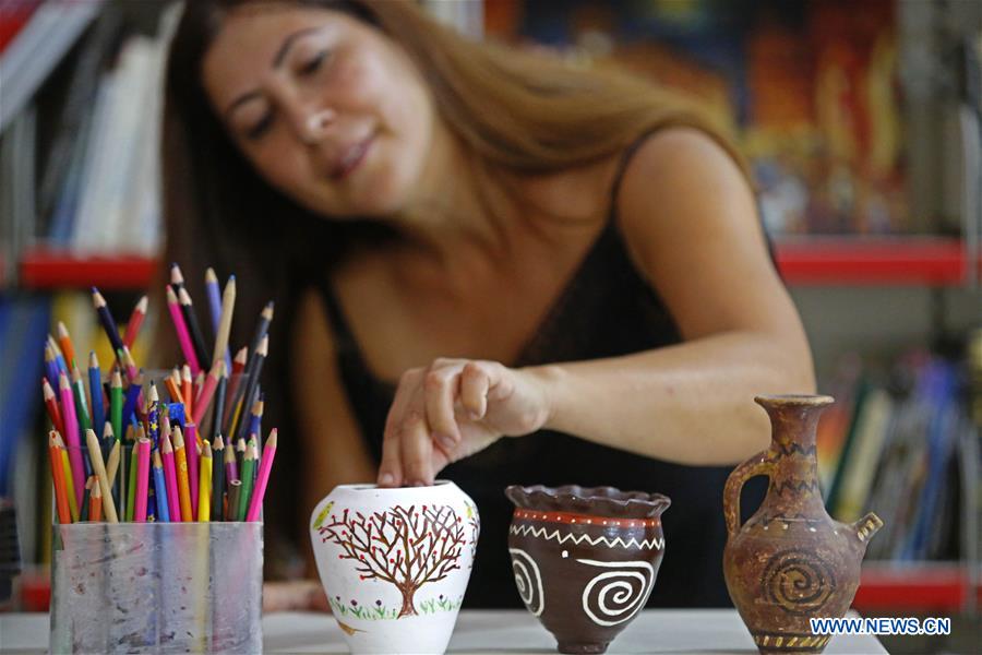 LEBANON-POTTERY-MAKING