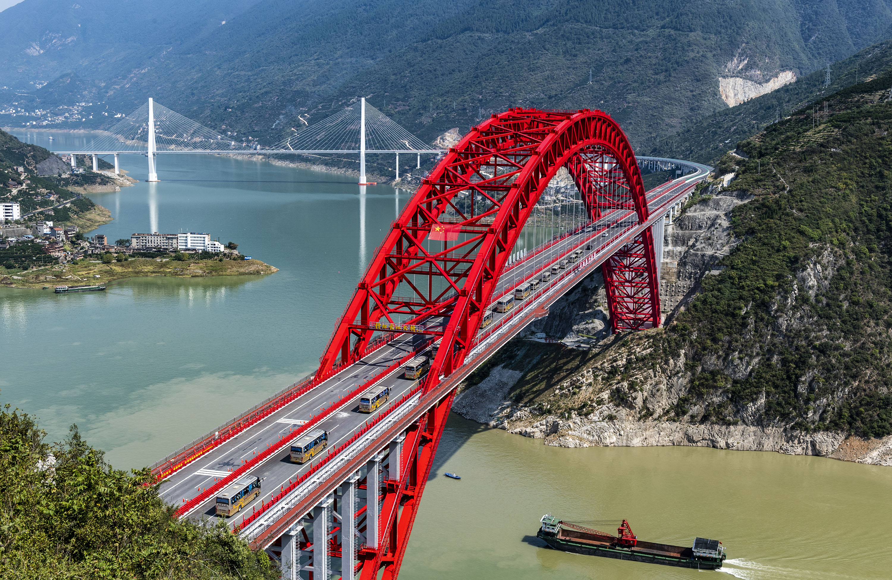 Железнодорожный мост через реку Янцзы
