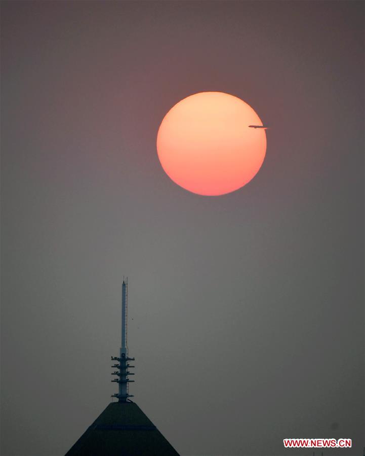 (PRC70Years)CHINA-BEIJING-NATIONAL DAY-SUNRISE (CN)