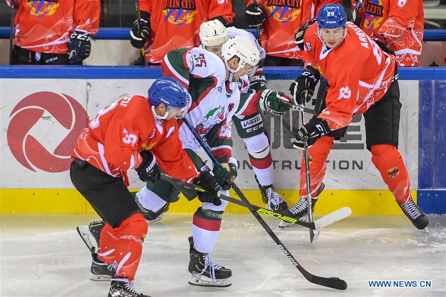 (SP)CHINA-JILIN-ICE HOCKEY-SILK ROAD SUPREME HOCKEY LEAGUE-TSEN TOU VS BARS