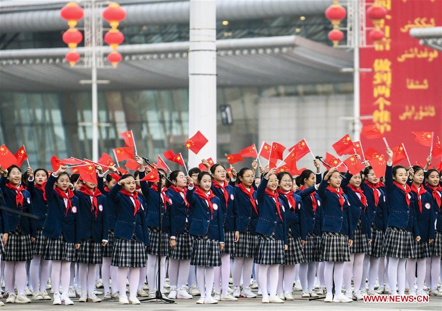 (PRC70Years)CHINA-XINJIANG-URUMQI-NATIONAL DAY-FLAG RAISING CEREMONY (CN)