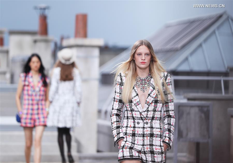 Paris Week: 2020 women's ready-to-wear collection show - Xinhua | English.news.cn