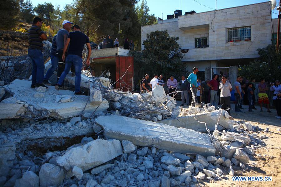 MIDEAST-HEBRON-DEMOLISHED HOUSE