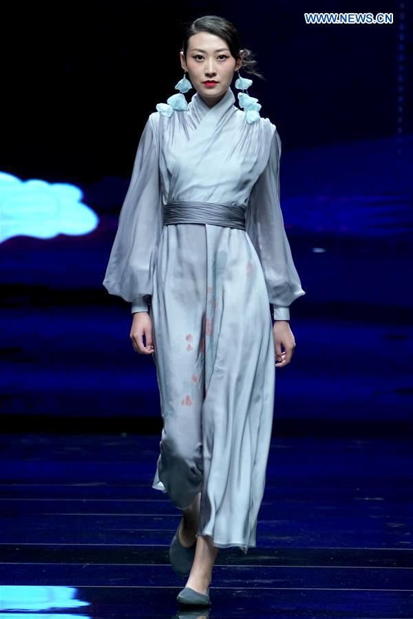 CHINA-BEIJING-FASHION WEEK (CN)