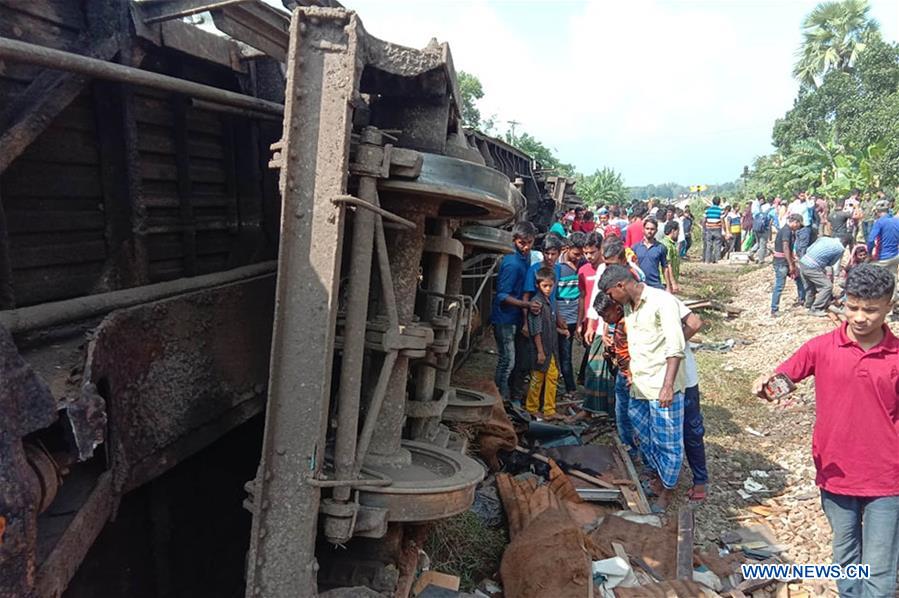 (SPOT NEWS)BANGLADESH-BRAHMANBARIA-TRAIN-CRASH