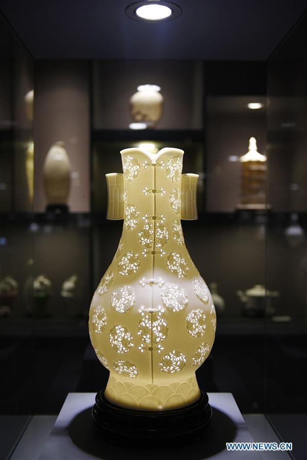 (MASTEROFCRAFTS)CHINA-FUJIAN-DEHUA PORCELAIN-HOLLOWING CARVING-INHERITOR (CN)