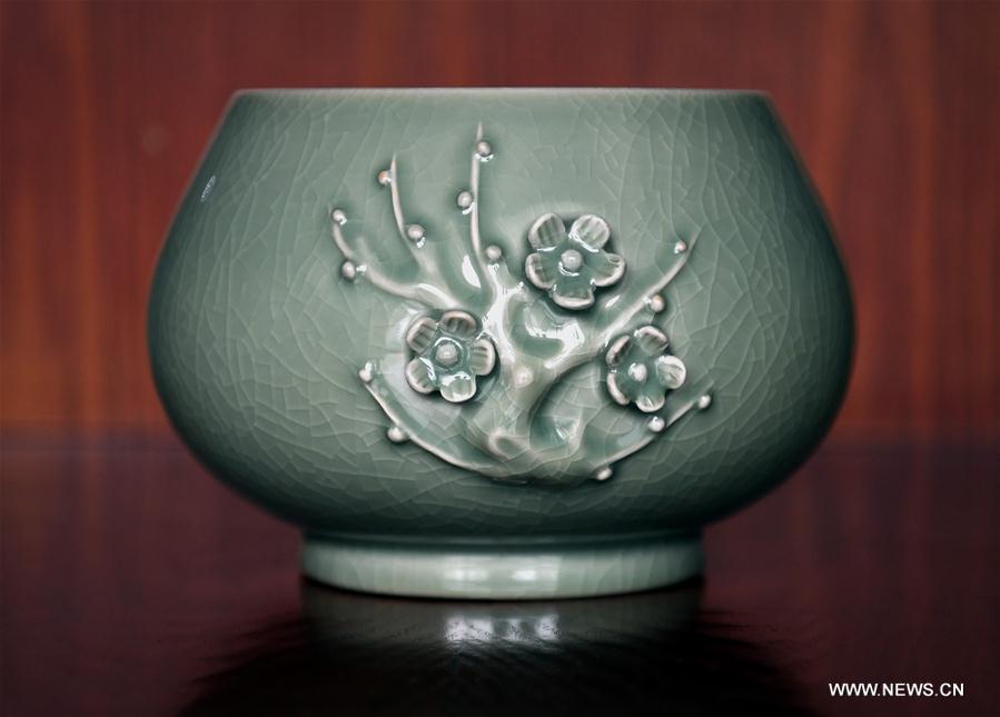 CHINA-HENAN-RU PORCELAIN (CN)