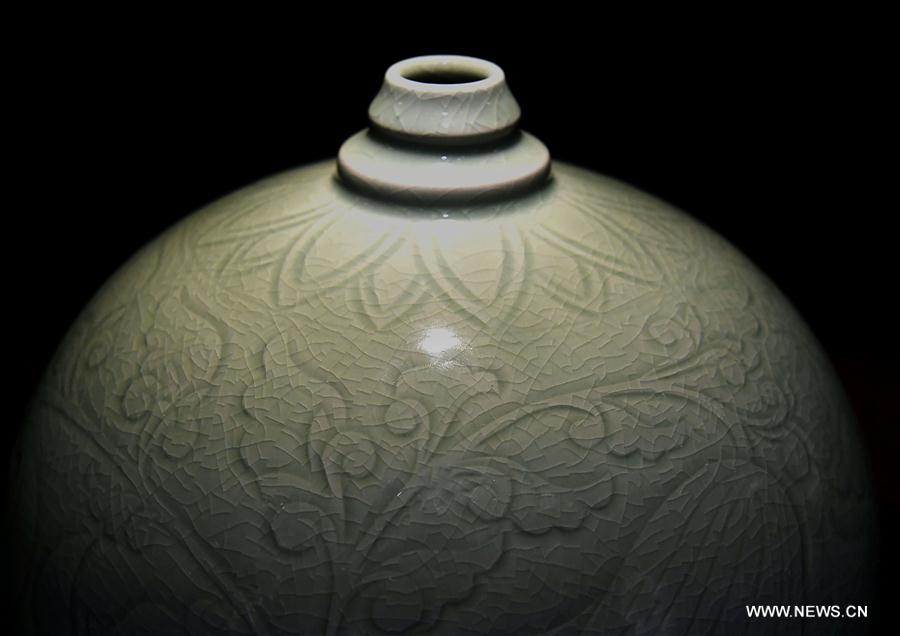 CHINA-HENAN-RU PORCELAIN (CN)