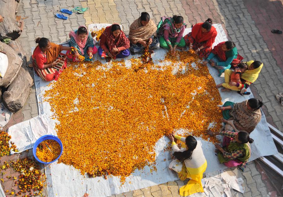 KASHMIR-JAMMU-INCENSE STICKS-MAKING