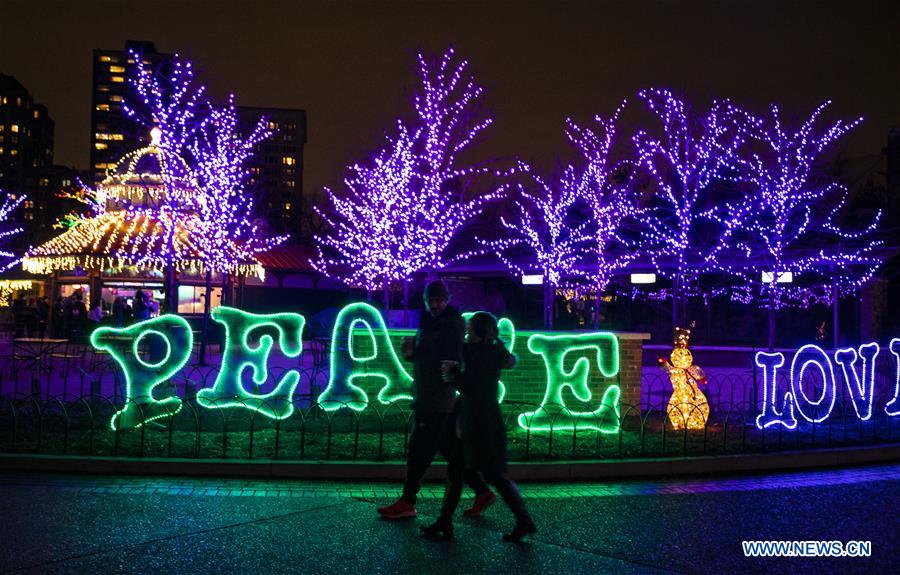 U.S.-CHICAGO-LINCOLN PARK ZOO-LIGHTS