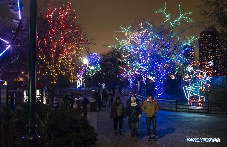 U.S.-CHICAGO-LINCOLN PARK ZOO-LIGHTS