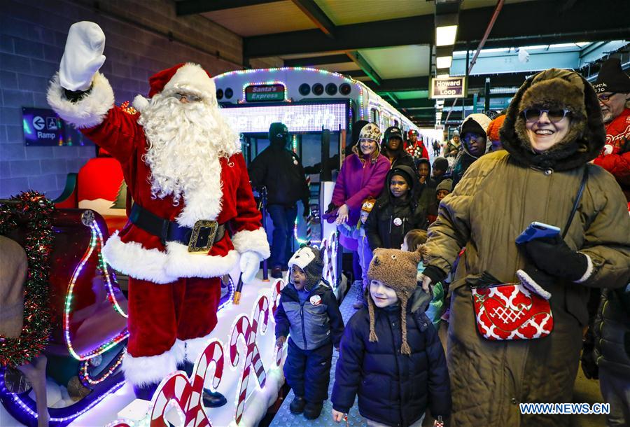 U.S.-CHICAGO-HOLIDAY TRAIN