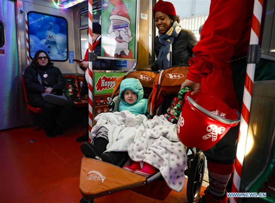 U.S.-CHICAGO-HOLIDAY TRAIN