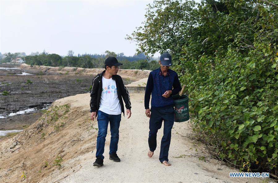 CHINA-HAINAN-MANGROVE RESERVE-GRASSROOT PERSONNEL(CN)