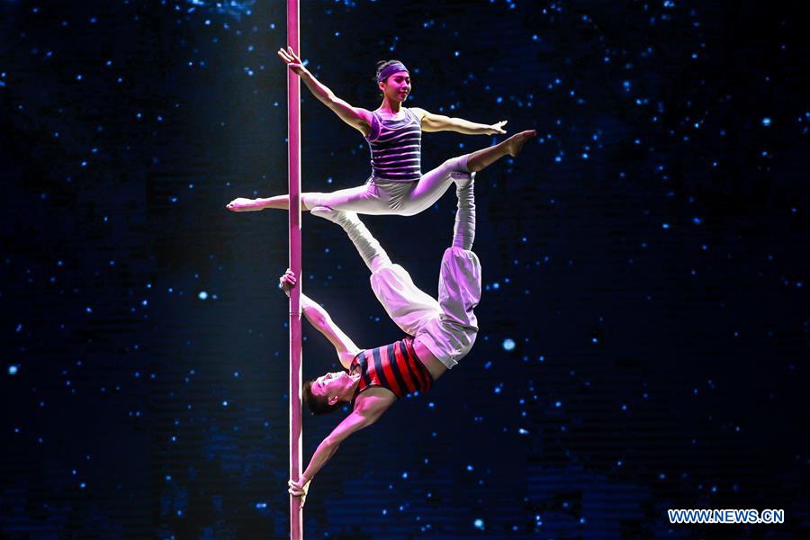 PHILIPPINES-QUEZON CITY-ACROBATIC CIRCUS