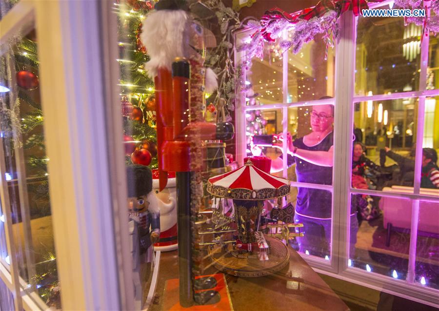 CANADA-TORONTO-CHRISTMAS DECORATION-LIFE-SIZE GINGERBREAD HOUSE