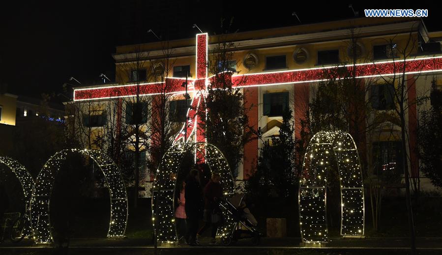 ALBANIA-TIRANA-CHRISTMAS-DECORATION