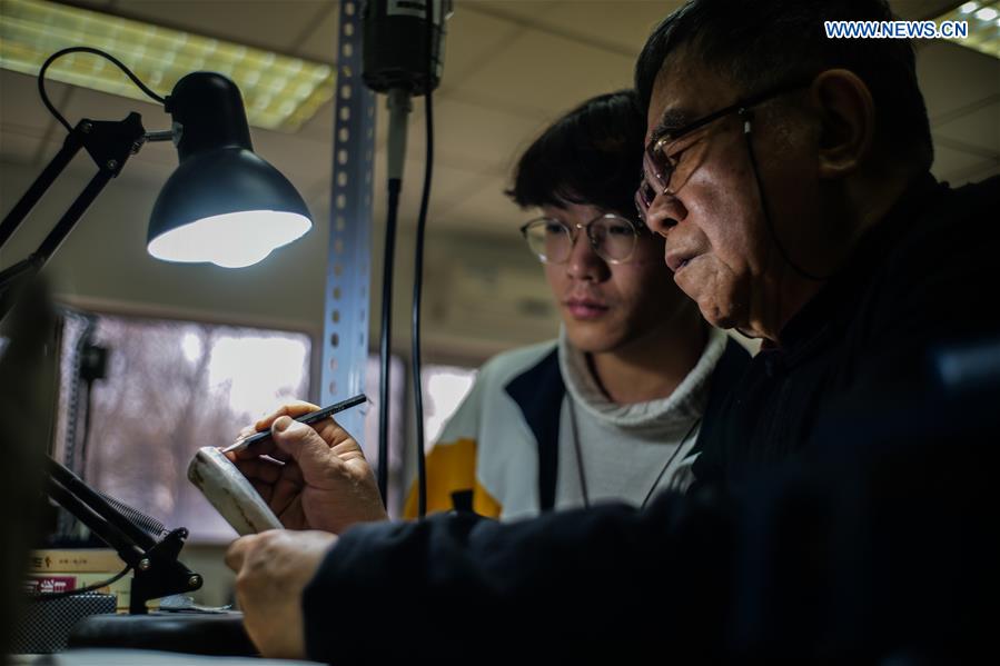 (MASTEROFCRAFTS)CHINA-BEIJING-TOOTH CARVING-INHERITOR(CN)