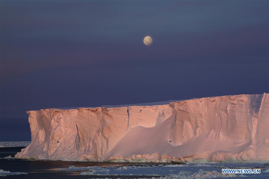 XINHUA PHOTOS OF THE DAY