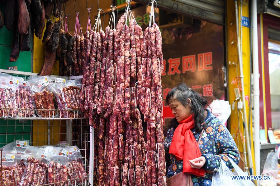 CHINA-SICHUAN-CHENGDU-DAILY LIFE-SAUSAGE (CN)