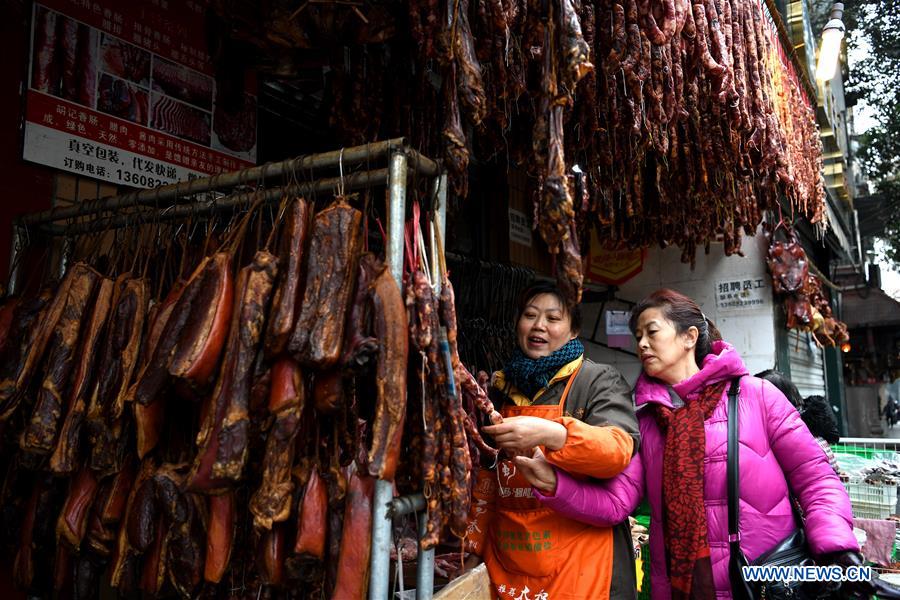 CHINA-SICHUAN-CHENGDU-DAILY LIFE-SAUSAGE (CN)