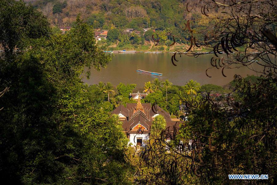 LAOS-LUANG PRABANG-MEKONG RIVER-SUNRISE-SUNSET