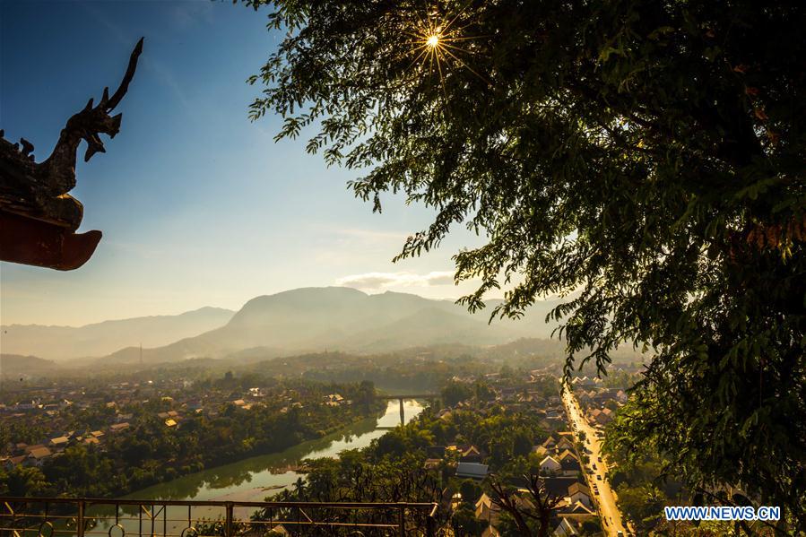 LAOS-LUANG PRABANG-MEKONG RIVER-SUNRISE-SUNSET