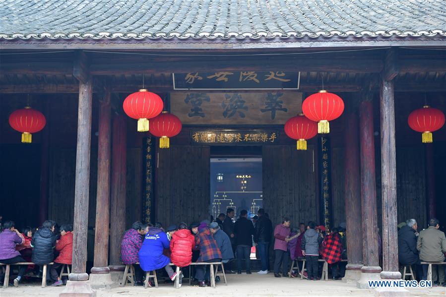 CHINA-JIANGXI-NANCHANG-AGED VILLAGERS-FEAST (CN)