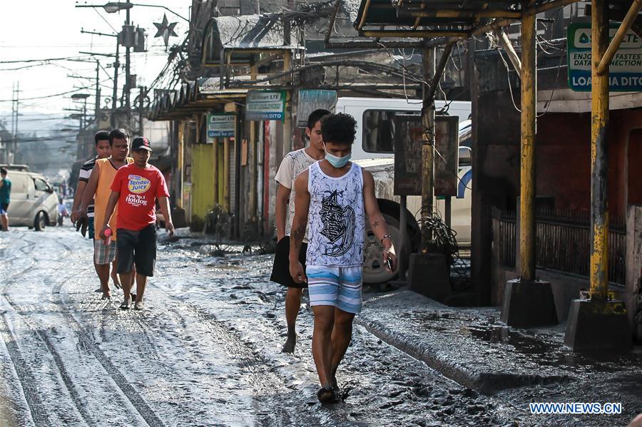 PHILIPPINES-TAAL VOLCANO-EVACUEES