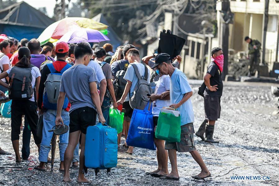 PHILIPPINES-TAAL VOLCANO-EVACUEES