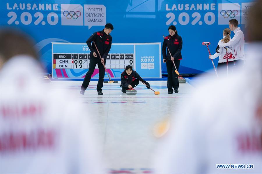 (SP)SWITZERLAND-CHAMPERY-WINTER YOG-MIXED CURLING-CHINA VS DENMARK