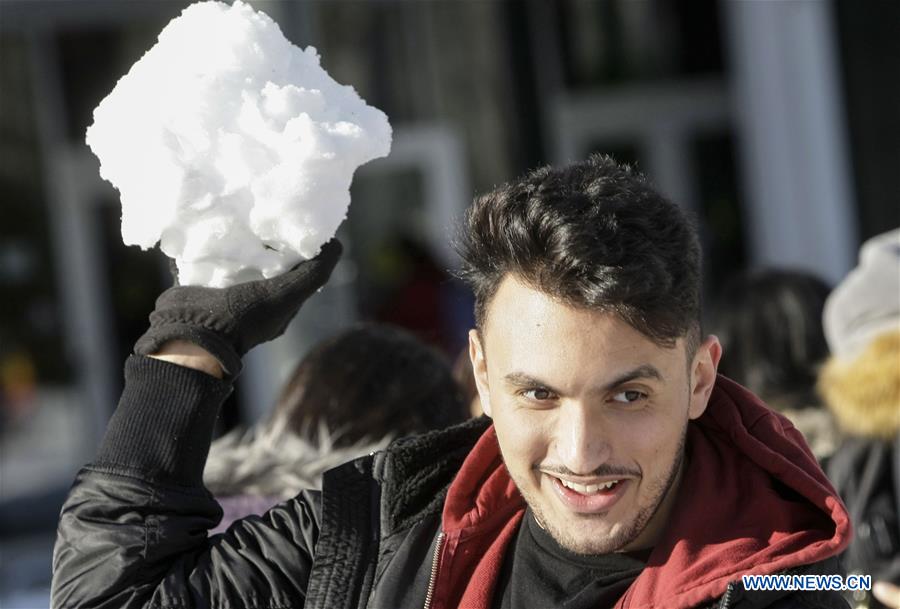 CANADA-VANCOUVER-SNOWBALL FIGHT