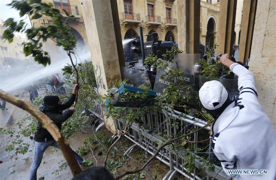 LEBANON-BEIRUT-PROTESTERS-RIOT POLICE-CLASHES