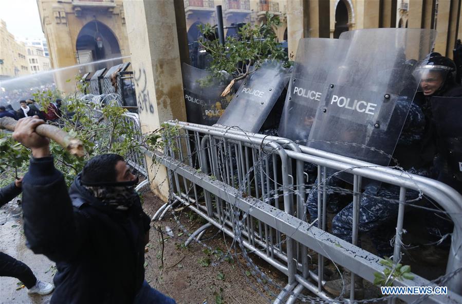 LEBANON-BEIRUT-PROTESTERS-RIOT POLICE-CLASHES