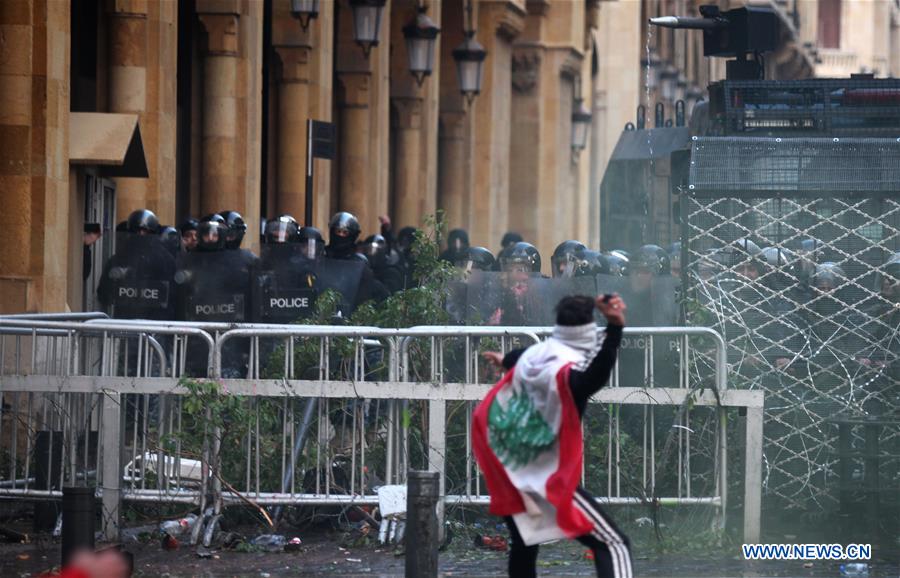 LEBANON-BEIRUT-PROTESTERS-RIOT POLICE-CLASHES