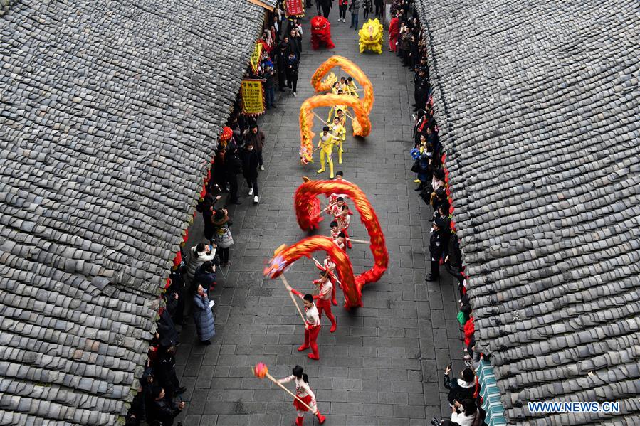 CHINA-SICHUAN-NANCHONG-DRAGON AND LION DANCE (CN)