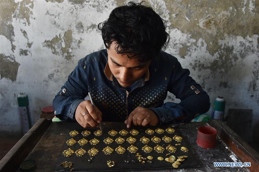 BANGLADESH-SAVAR-TRADITIONAL-JEWELRY MAKING