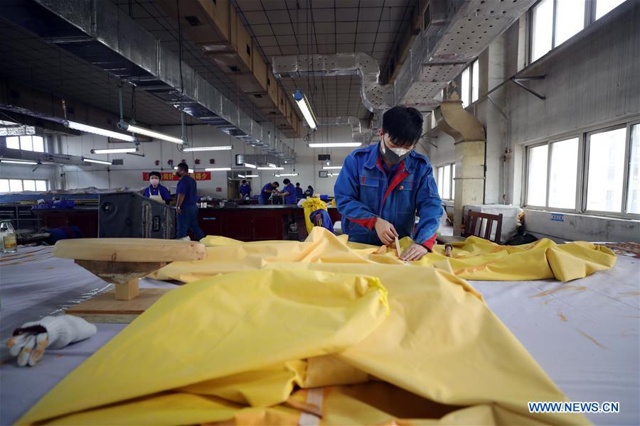 CHINA-LIAONING-SHENYANG-PROTECTIVE SUITS-PRODUCTION (CN)