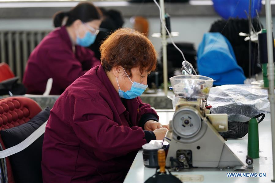 CHINA-SHANXI-TAIYUAN-NCP-FACE MASK-PRODUCTION (CN)